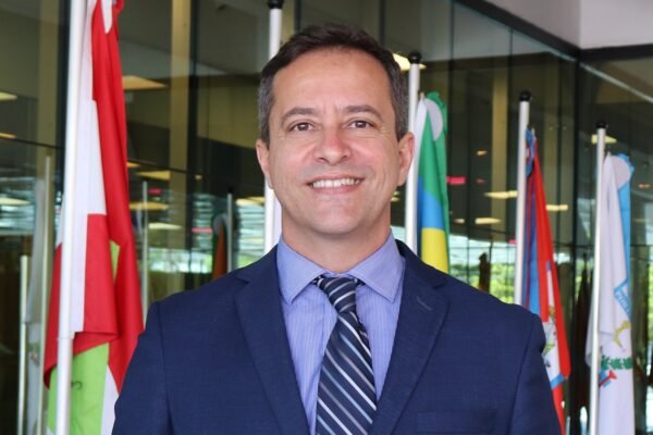 Um pequeno passo para os Auditores de Finanças, um grande passo em favor dos catarinenses Sandro Medeiros Alves Presidente do SINDAF SC Divulgacao